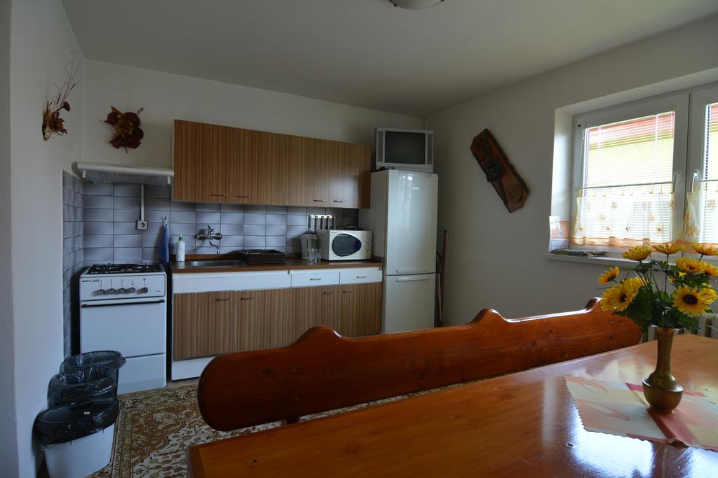Privat Marika Apartment Nova Lesna Bagian luar foto