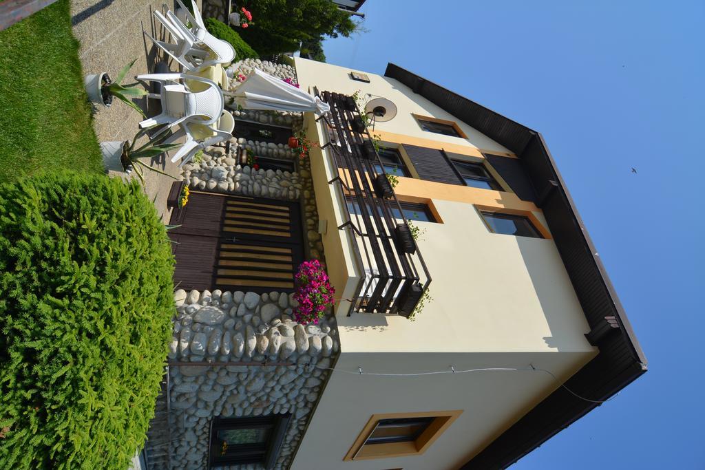 Privat Marika Apartment Nova Lesna Bagian luar foto