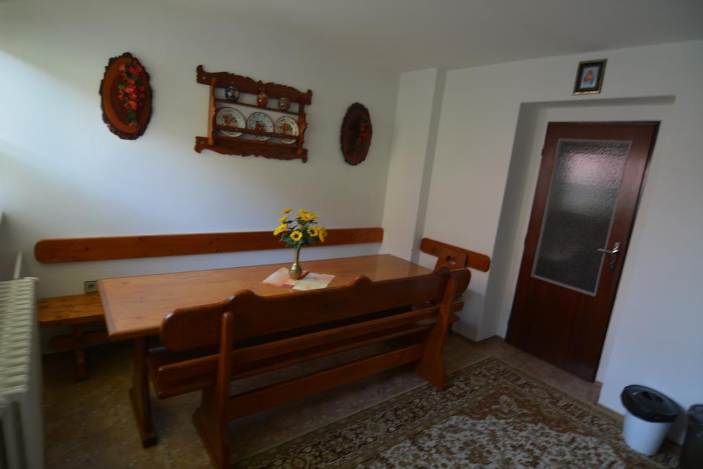 Privat Marika Apartment Nova Lesna Bagian luar foto